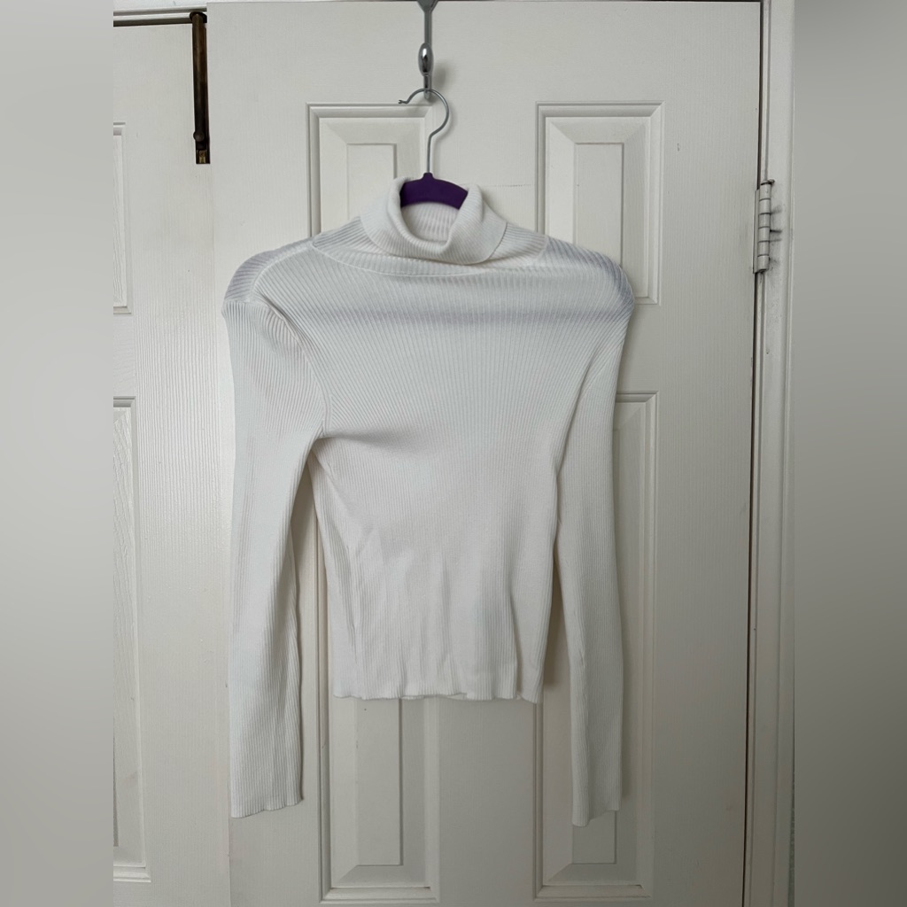 H&M Basic White Turtleneck